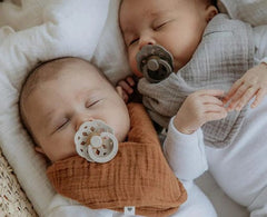 Bibs Πιπίλες Καουτσούκ Boheme Dusky/Lilac για 0+ μηνών 2τμχBibs πιπίλες- Boheme Η Bibs, είναι μια κορυφαία δανέζικη εταιρεία, με ιστορία σχεδόν 50 χρόνων στα βρεφικά είδη. Η λειτουργικότητα, η ασφάλεια και πολύχρωμη έκραση είναι τα βασικά στοιχεία που χαρ