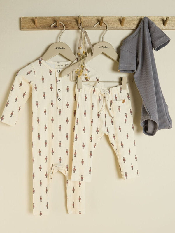 Lil Atelier Παντελονάκι Lil' Atelier Βρεφικό Παντελόνι Toy Soldier Turtledove