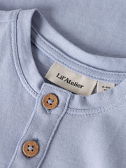 Lil Atelier Βρεφικά Φορμάκια Lil' Atelier Κοντομάνικο Φορμάκι από Οργανικό Βαμβάκι – Zen Blue