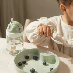 Little Dutch Βρεφικά & Παιδικά Ποτηράκια LITTLE DUTCH. Εκπαιδευτικό ποτηράκι με καλαμάκι 300ml Little Farm (απαλό πράσινο)