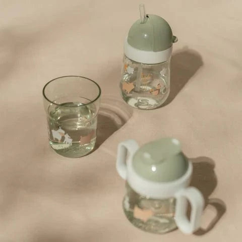 Little Dutch Βρεφικά & Παιδικά Ποτηράκια LITTLE DUTCH. Εκπαιδευτικό ποτηράκι με καλαμάκι 300ml Little Farm (απαλό πράσινο)