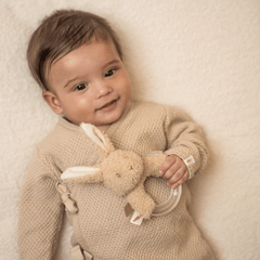 Little Dutch κουδουνίστρα LITTLE DUTCH Υφασμάτινη κουδουνίστρα κουνελάκι με κρίκο Baby Bunny