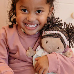 Little Dutch Παιδικές Κούκλες LITTLE DUTCH. Υφασμάτινο μωρό σε καλαθούνα Evi (30 εκ.)