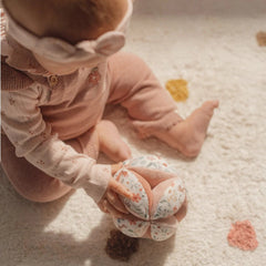 Little Dutch Βρεφικά Παιχνίδια Δραστηριοτήτων LITTLE DUTCH. Υφασμάτινη μπάλα με χειρολαβές Fairy Garden GRS