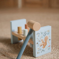 Little Dutch Βρεφικά Παιχνίδια Δραστηριοτήτων LITTLE DUTCH. Ξύλινο παιχνίδι αντιστοίχισης με σφυρί Forest Friends FSC