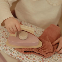 Little Dutch παιχνιδι ρολων LITTLE DUTCH. Ξύλινη σιδερώστρα FSC