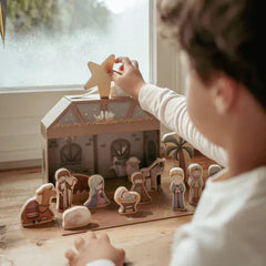 Little Dutch Παιχνίδια Δραστηριοτήτων LITTLE DUTCH. Σετ φάτνη με φιγούρες FSC