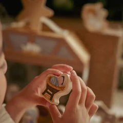 Little Dutch Παιχνίδια Δραστηριοτήτων LITTLE DUTCH. Σετ φάτνη με φιγούρες FSC