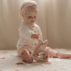 Little Dutch Βρεφικά Παιχνίδια Δραστηριοτήτων LITTLE DUTCH. Ξύλινος λαβύρινθος ταλάντωσης ελαφάκι FSC