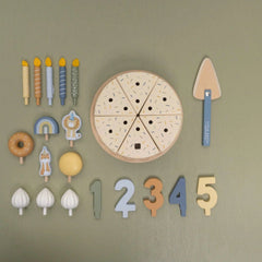 Little Dutch ξύλινα παιχνίδια LITTLE DUTCH. Ξύλινη τούρτα με κεράκια μπλε FSC