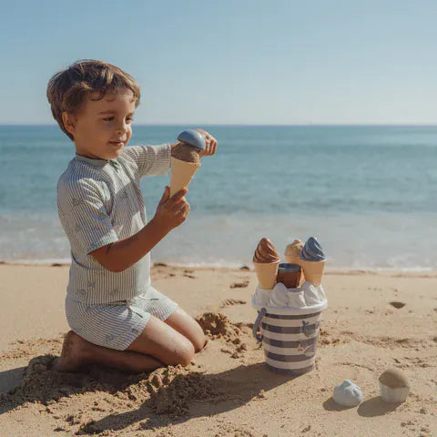 Little Dutch Παιχνίδια θαλάσσης LITTLE DUTCH. Σετ κουβαδάκια παραλίας Ice Cream Ocean World Μπλε