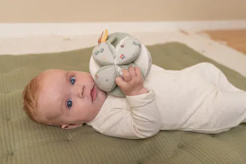 Little Dutch Βρεφικά Παιχνίδια Δραστηριοτήτων LITTLE DUTCH. Υφασμάτινη μπάλα με χειρολαβές Little Farm