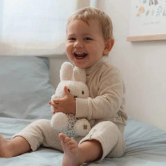 Little Dutch Παιδικές Κούκλες LITTLE DUTCH. Υφασμάτινο κουκλάκι Miffy - Lucky Leaves GRS 20εκ.