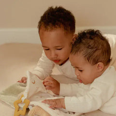 Little Dutch Βρεφικά Παιχνίδια Δραστηριοτήτων LITTLE DUTCH. Υφασμάτινο βιβλιαράκι δραστηριοτήτων Newborn Naturals GRS