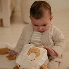 Little Dutch Βρεφικά Παιχνίδια Δραστηριοτήτων LITTLE DUTCH. Υφασμάτινος κύβος δραστηριοτήτων Newborn Naturals GRS