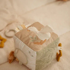 Little Dutch Βρεφικά Παιχνίδια Δραστηριοτήτων LITTLE DUTCH. Υφασμάτινος κύβος δραστηριοτήτων Newborn Naturals GRS