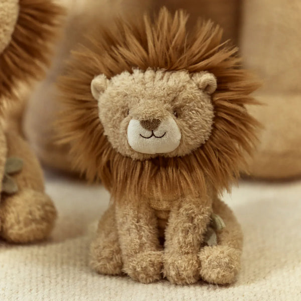 Little Dutch Λούτρινα LITTLE DUTCH. Υφασμάτινο λιονταράκι Safari Friends 17εκ. GRS