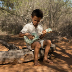 Little Dutch ξύλινα μουσικά όργανα LITTLE DUTCH. Ξύλινη κιθάρα Safari Friends FSC (πράσινη)