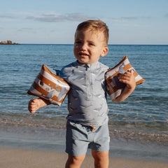 Little Dutch μαγιό LITTLE DUTCH. Μπλουζάκι κοντομάνικο με προστασία UV Ocean Splash